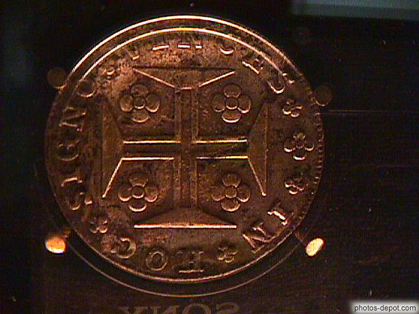 Hoc signo vinces coin monaie estampillee cross gallows photo