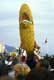 Requin de citrons et d'oranges entour� d'enfants, fete du citron / France, Provence, C�te d'Azur, Menton