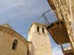 Monast�re Sant Pere en pierre calcaire des carri�res de Serinya, le travertin / Espagne, Garrotxa, Besalu