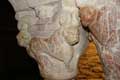 Lions et singes, chapiteaux de marbre rose sculpt�s en ronde bosse / France, Languedoc Roussillon, Prieure de Serrabone