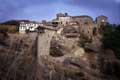 Surprenantes constructions sur rochers dans les M�t�ores / Grece, Meteores