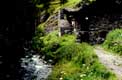 Ancien moulin � eau en ruines