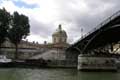 D�me de l'Acad�mie fran�aise et pont des arts, passerelle pi�tons aux neuf arches en fonte et premier pont m�tallique de Paris